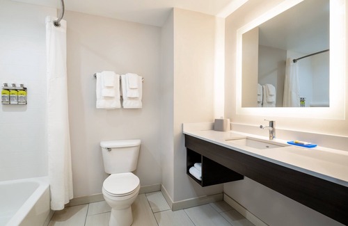 Florence Hotel | Comfortable Stay at Holiday Inn Express Florence I-95