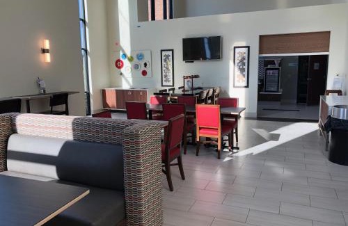 Franklin Hotel | Discover Holiday Inn Express Franklin: Pet-Friendly Retreat