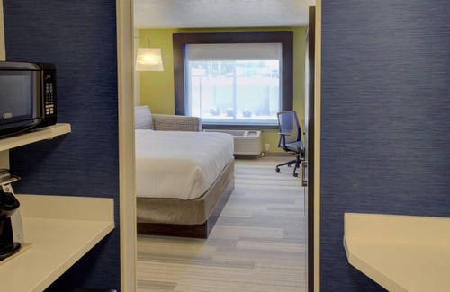 Le Mars Hotel | Prime Stay at Holiday Inn Express Hotel & Suites Le Mars
