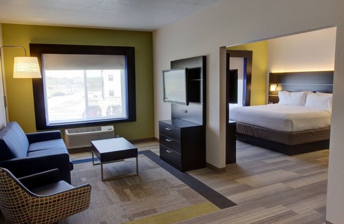 Le Mars Hotel | Prime Stay at Holiday Inn Express Hotel & Suites Le Mars