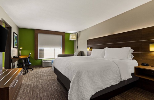 Okmulgee Hotel | Comfortable Stay at Holiday Inn Express Hotel & Suites Okmulgee