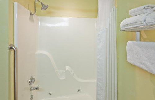 Paragould Hotel | Comfortable Stay at Holiday Inn Express & Suites Paragould