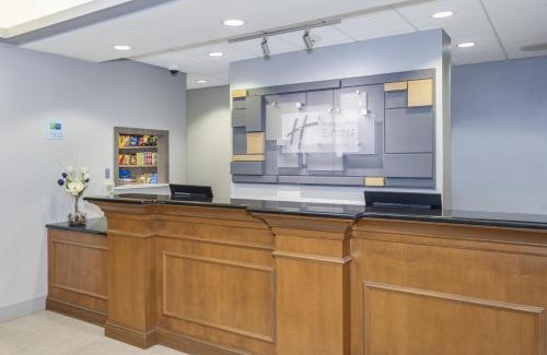 Riverhead Hotel | Ideal Stays at Holiday Inn Express Hotel & Suites East End