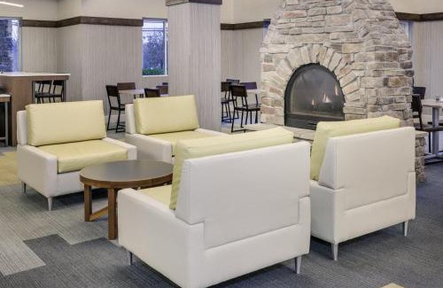 Riverhead Hotel | Ideal Stays at Holiday Inn Express Hotel & Suites East End