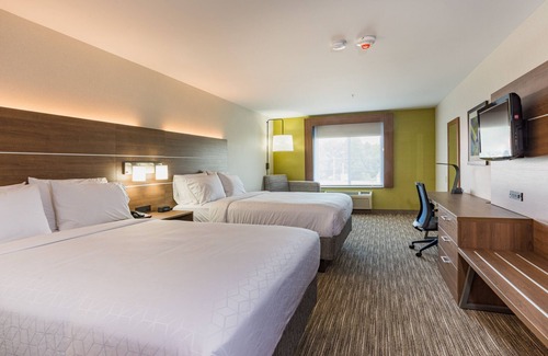 Swansea Hotel | Cozy Holiday Inn Express Hotel & Suites Swansea with Pool