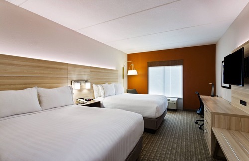 Tavares Hotel | Comfortable Stay at Holiday Inn Express Tavares – Leesburg