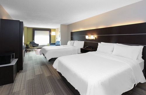 Woodhaven Hotel | Discover Holiday Inn Express Hotel & Suites Woodhaven Awaits