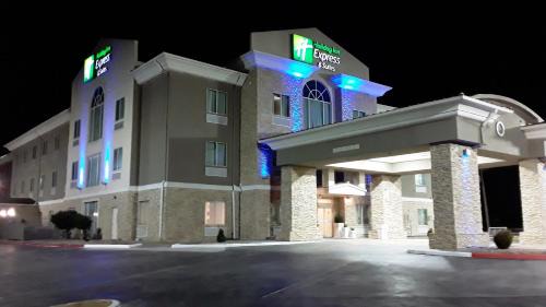Woodward Hotel | Experience Holiday Inn Express Woodward: Top-Rated Amenities