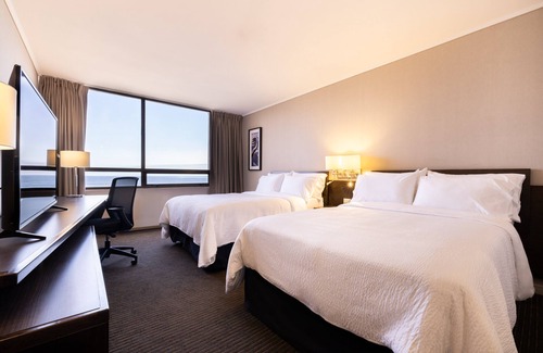 Cavancha Hotel | Discover Holiday Inn Express Iquique with Pool & Spa