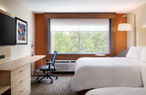 Wendel Hotel | Comfortable Stay at Holiday Inn Express Irwin, PA