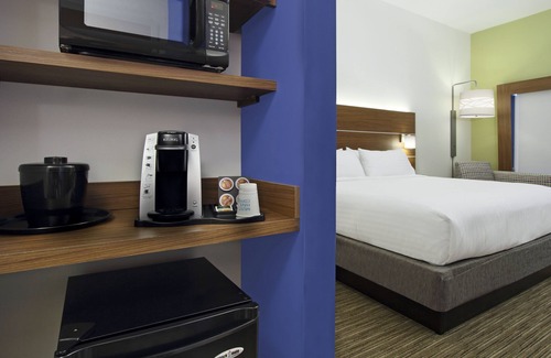 Jasper Hotel | Top-Rated Holiday Inn Express Jasper with Pool & Breakfast