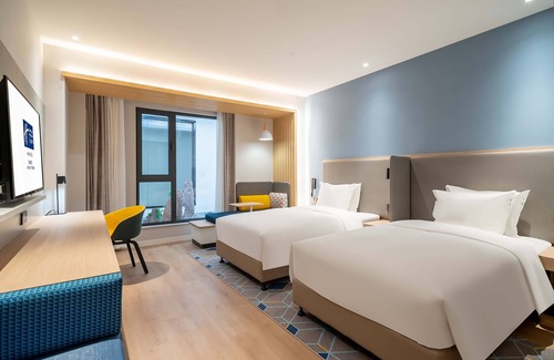Lixia District Hotel | Comfortable Stays at Holiday Inn Express Jinan Airport Zone