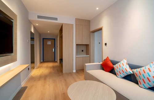 Lixia District Hotel | Comfortable Stays at Holiday Inn Express Jinan Airport Zone