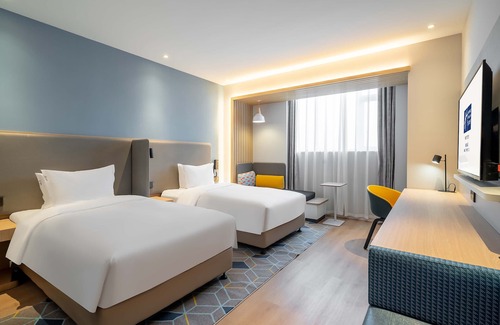 Lixia District Hotel | Comfortable Stays at Holiday Inn Express Jinan Airport Zone