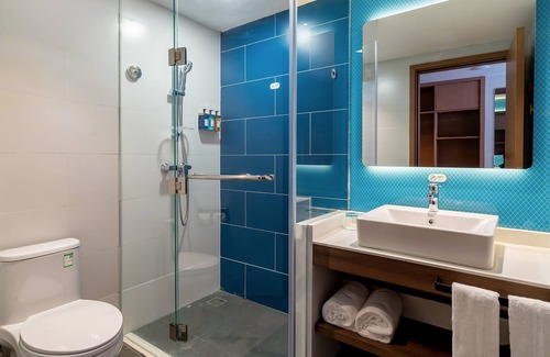 Lixia District Hotel | Budget-Friendly Stay at Holiday Inn Express Jinan Jingshi