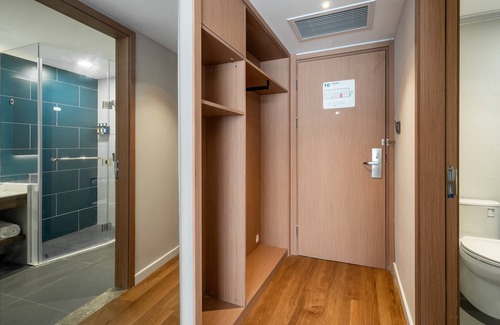 Lixia District Hotel | Budget-Friendly Stay at Holiday Inn Express Jinan Jingshi