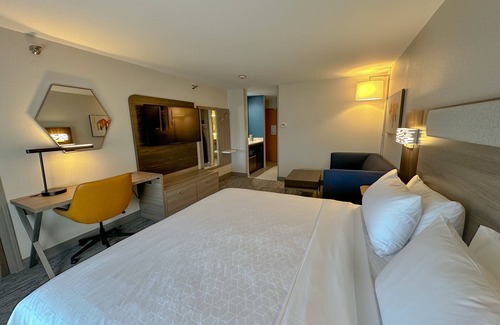 Kearney Hotel | Top-Rated Holiday Inn Express Kearney with Family-Friendly Amenities