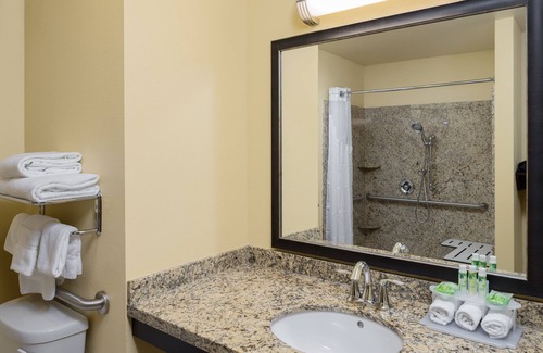 Klamath Hotel | Ideal Stay at Holiday Inn Express Klamath - Redwood Ntl Park