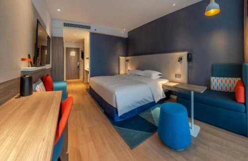 Wuhua Hotel | Discover Holiday Inn Express Kunming West: Family-Friendly Retreat