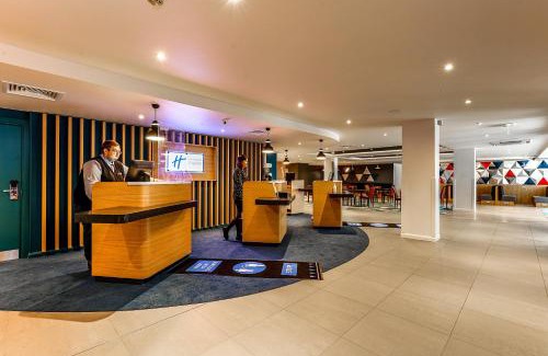 Hammersmith Hotel | Family-Friendly Holiday Inn Express London-Hammersmith Hotel
