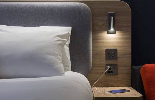 Luton Hotel | Convenient Holiday Inn Express Near Luton Airport