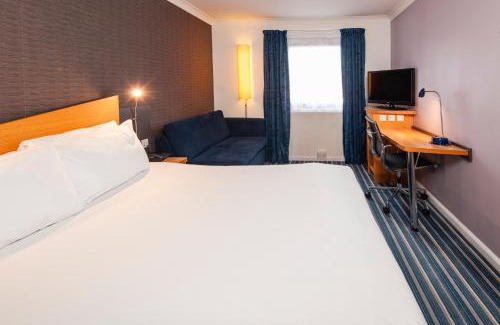 Wandsworth Hotel | Convenient Holiday Inn Express London - Wandsworth Stay