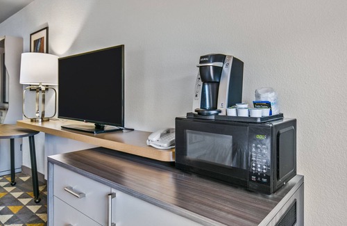 Lucedale Hotel | Comfortable Stay at Holiday Inn Express Lucedale - Top Amenities