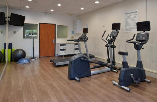 Madera Hotel | Comfortable Stay at Holiday Inn Express Madera, IHG Hotel