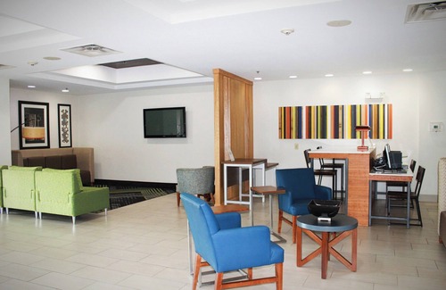 McComb Hotel | Discover Holiday Inn Express McComb: Family-Friendly Oasis
