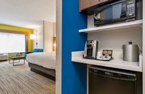 McComb Hotel | Discover Holiday Inn Express McComb: Family-Friendly Oasis