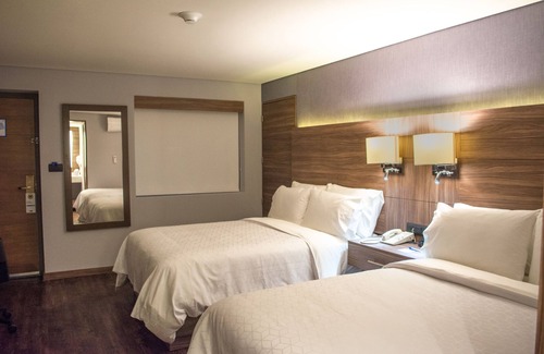 Morelia Hotel | Comfortable Holiday Inn Express - Morelia with Pool & Dining