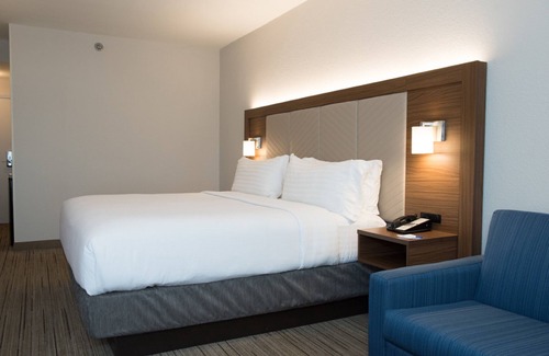 Kreole Hotel | Discover Holiday Inn Express Moss Point with Pool & Spa