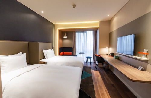 Pukou Hotel | Convenient Holiday Inn Express Nanjing Jiangbei Yushan Stay