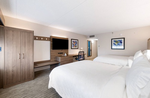 Naperville Hotel | Comfortable Stays at Holiday Inn Express Naperville
