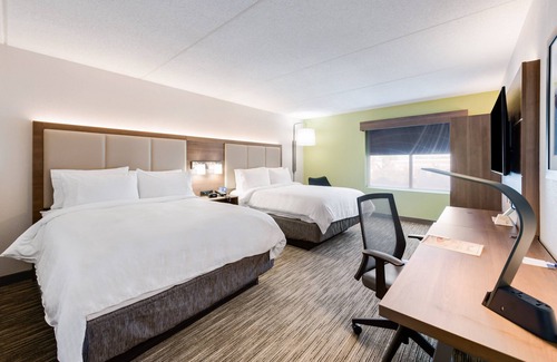 Naperville Hotel | Comfortable Stays at Holiday Inn Express Naperville