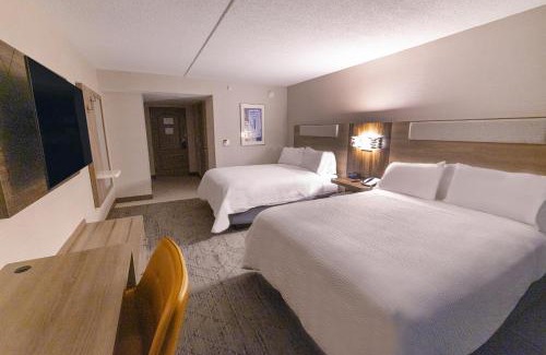Neptune City Hotel | Family-Friendly Retreat at Holiday Inn Express - Neptune