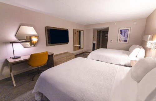 Neptune City Hotel | Family-Friendly Retreat at Holiday Inn Express - Neptune