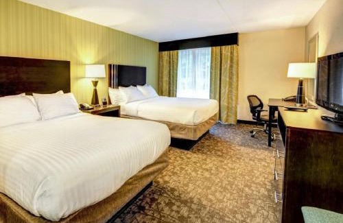 Neptune City Hotel | Family-Friendly Retreat at Holiday Inn Express - Neptune