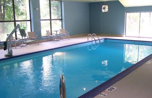 New Albany Hotel | Comfortable Stay at Holiday Inn Express - New Albany