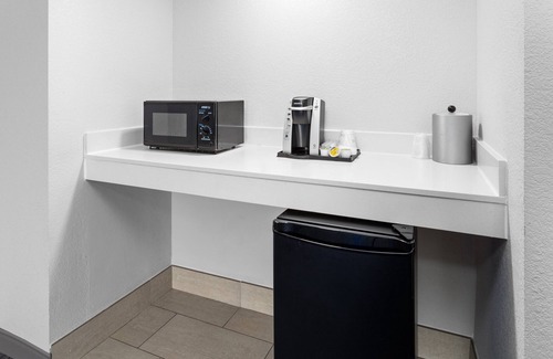 New Albany Hotel | Holiday Inn Express New Albany - Louisville NW by IHG