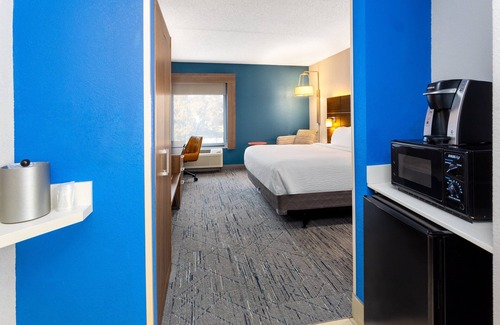New Albany Hotel | Holiday Inn Express New Albany - Louisville NW by IHG