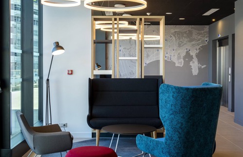 L'Arenas Hotel | Comfortable Stay at Holiday Inn Express Nice Grand Arenas