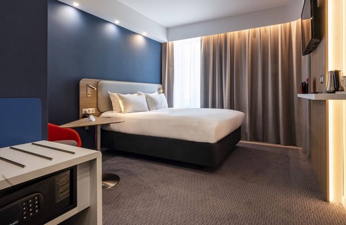 L'Arenas Hotel | Comfortable Stay at Holiday Inn Express Nice Grand Arenas