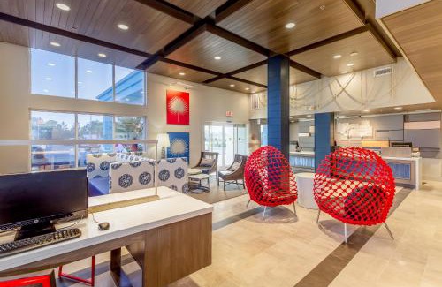Orange Beach Resort | Beachfront Comfort at Holiday Inn Express Orange Beach
