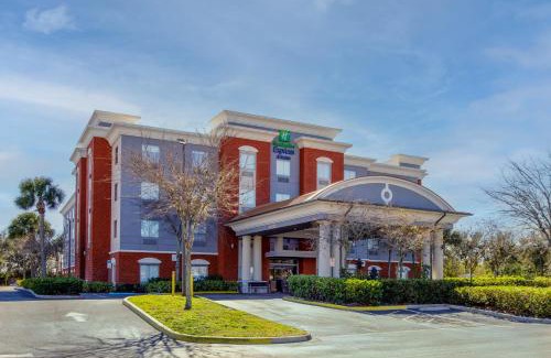 Fairvilla Hotel | Discover Holiday Inn Express Orlando-Ocoee East with Pool & Hot Tub