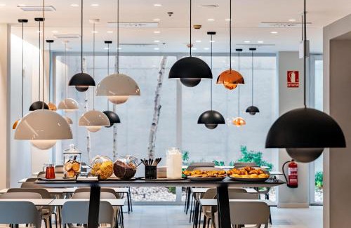 Pamplona Hotel | Top-Rated Holiday Inn Express Pamplona for Family Stays