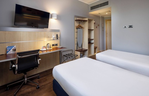 Parma Hotel | Comfortable Holiday Inn Express Parma with Spa & Breakfast