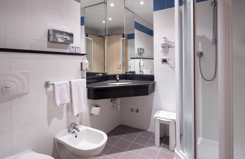 Parma Hotel | Comfortable Holiday Inn Express Parma with Spa & Breakfast