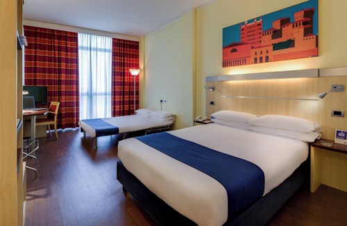 Parma Hotel | Comfortable Holiday Inn Express Parma with Spa & Breakfast