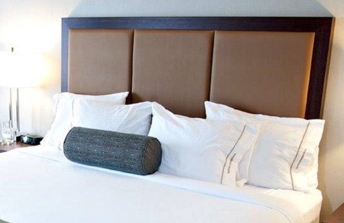 Pembroke Hotel | Exceptional Stays at Holiday Inn Express Pembroke